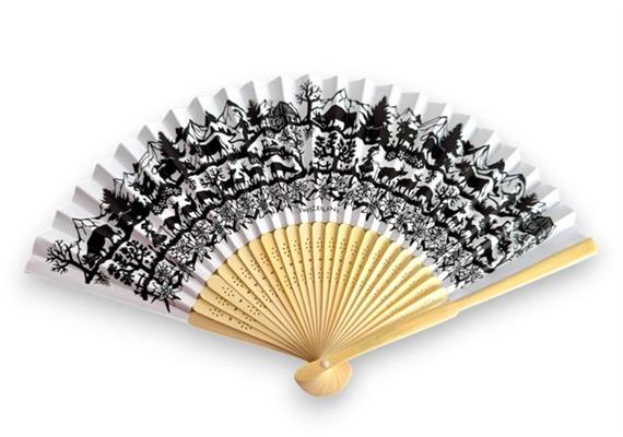 Fächer mit Scherenschnitt