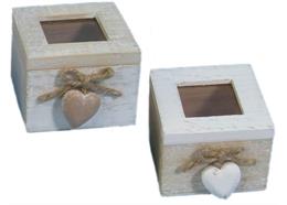 Holz Box mit Herzen 2 assortiert