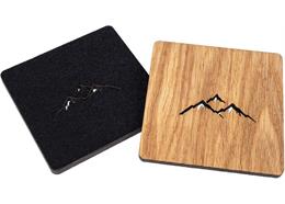 Holz Untersetzer FSC Eiche 10x10 cm mit Filzrücken - Berge