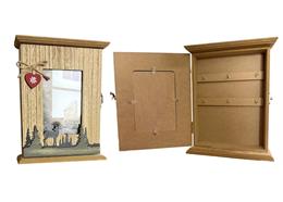 Schlüsselschrank aus Holz mit Tannen und Hirsch, 26 x 20 cm