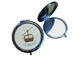 Taschenspiegel mit Holzdeckel, mit Ortnamen Gravur Switzerland und Gondel